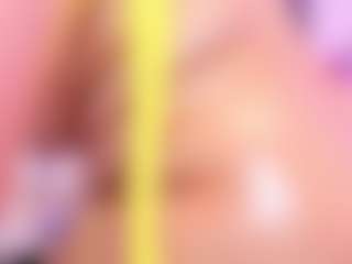 Live cam show with MelissaBloomm - Strip on Cam Slut