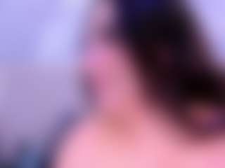 Live cam show with MelissaBloomm - Dildo on fapnchat