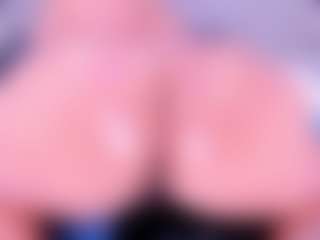 Live cam show with MelissaBloomm - Ass Bouncing on Camsoda