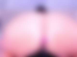 Live cam show with MelissaBloomm - Cum Curvy on Camsoda