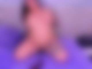 Live cam show with MelissaBloomm - Dildo Or Vibrator on Camsoda