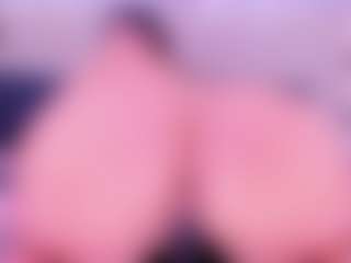 Live cam show with MelissaBloomm - Nipple Piercings on Camsoda