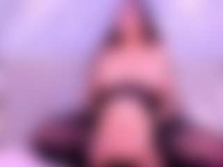 Live cam show with MelissaBloomm - Shaved Pussy on camwithhim.com