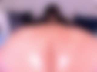Live cam show with MelissaBloomm - Deepthroat on SpankPalCams