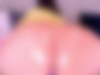 Live cam show with MelissaBloomm - Dreads on TeamSkeetLive