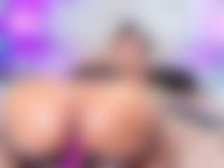 QUEENASS's Live Sex Cam Show