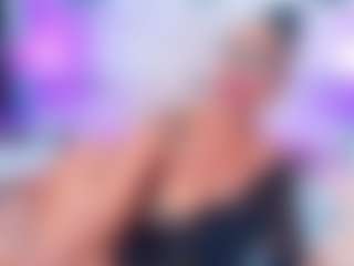 Live cam show with QUEENASS - Shaved Pussy on Camsoda