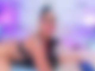 QUEENASS MILF webcam performer live streaming