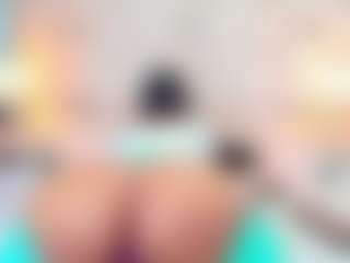 QUEENASS's Live Sex Cam Show