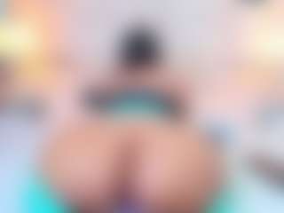 Live cam show with QUEENASS - Ebony Big Tits on sexylive.show
