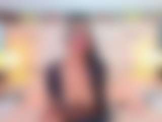 QUEENASS MILF webcam performer live streaming