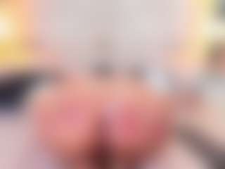 QUEENASS's Live Sex Cam Show