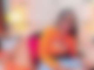 QUEENASS MILF webcam performer live streaming