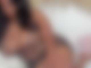 shakebigass MILF webcam performer live streaming