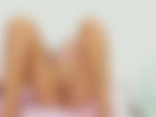 Live cam show with Olivia-Stevens - Kisses on Camsoda Late Night