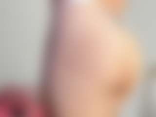 Live cam show with Olivia-Stevens - Role Play on crypto-cams