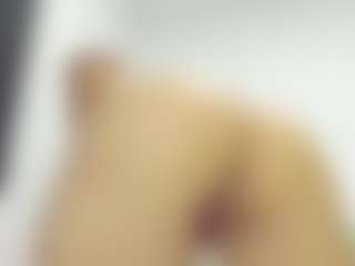 Live cam show with Olivia-Stevens - Dildo on Mixed Magazine Live