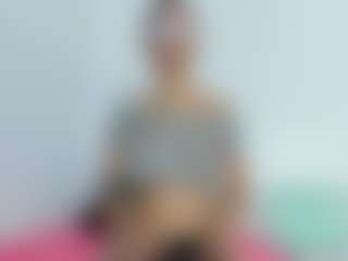 Live cam show with Olivia-Stevens - Lovense Small Tits on Livezox