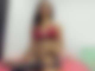 Live cam show with Olivia-Stevens - Petite on SquirtSoMuch