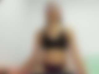 Live cam show with Olivia-Stevens - Suck on CamSextacy