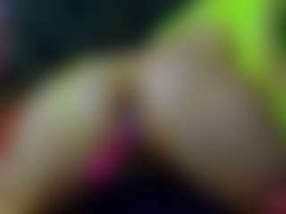 SelenSummer's Live Sex Cam Show