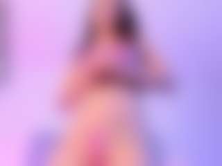 Live cam show with Danna Roberts - Facial on Camsoda