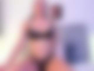 Live cam show with Danna Roberts - Athletic on thefappeningchat.com