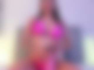 Live cam show with Danna Roberts - Shaved Pussy on TastyBlacksLive