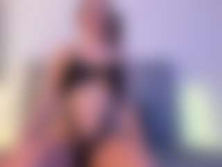 Live cam show with Danna Roberts - Striptease on hornycams.live