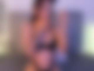 Live cam show with Danna Roberts - Lush Brown Hair on hornycams.live