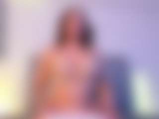 Live cam show with Danna Roberts - Public Brown Hair on Soda Cam