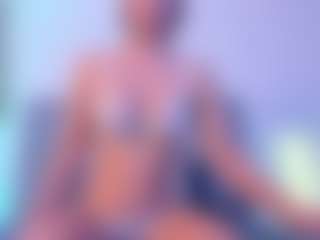 Live-Cam-Show mit Danna Roberts - Fetish Brown Hair auf Camsoda