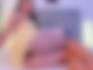 Live cam show with Danna Roberts - Shaved Pussy on Camsoda