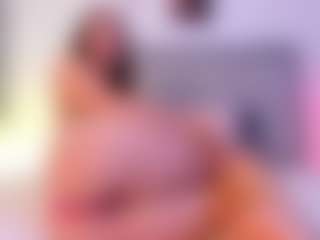 Live cam show with Danna Roberts - Shaved Pussy on liverealitysex.com
