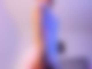 Live cam show with Danna Roberts - Shaved Pussy Brown Hair on Camsoda