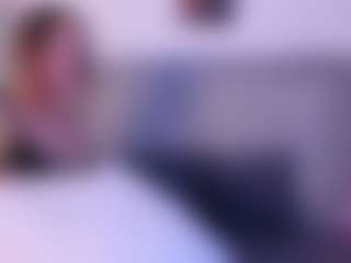 Live cam show with Danna Roberts - Spank Brown Hair on ObeyMaria