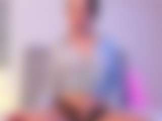 Live cam show with Danna Roberts - Big Tits Brown Hair on TeamSkeetLive