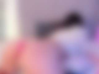 Live cam show with Danna Roberts - Shaved Pussy Brown Hair on Dolls Live