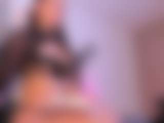 Live cam show with Danna Roberts - Squirt on CSO-WL