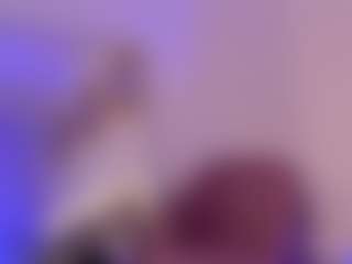 Live cam show with Emy Cross - Black Big Ass on friskycurves.com