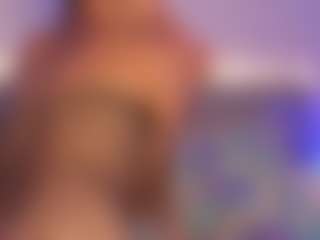 Live cam show with Emy Cross - Athletic Small Tits on CamClone