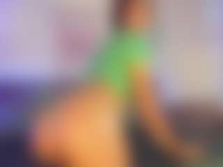 Live cam show with Emy Cross - Athletic Brown Eyes on CSO-WL