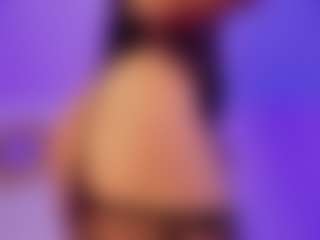 Live cam show with Emy Cross - Fetish on AdultVida.com