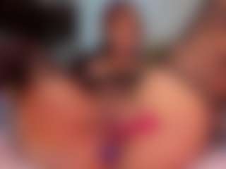 Live cam show with Emy Cross - Spy Petite on SpankPalCams