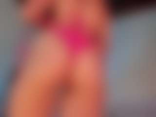 Live cam show with Emy Cross - Dildo on slutload