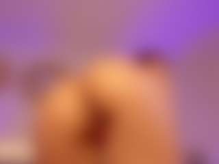 Live cam show with Emy Cross - Athletic on Gym Cam Girls