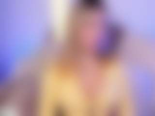 Live cam show with Fernanda-C - Striptease on sexylive.show