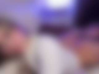 Live cam show with Fernanda-C - Bikini on Milfs Live
