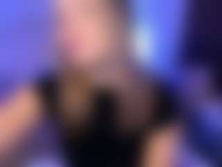 Spettacolo in cam dal vivo con Fernanda-C - Striptease Young Adult su Camsoda