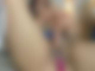 Live cam show with Lily Roxi - Cougar on hrnylive.com